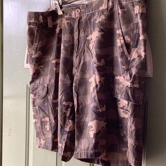 New - Picture 1 of 4